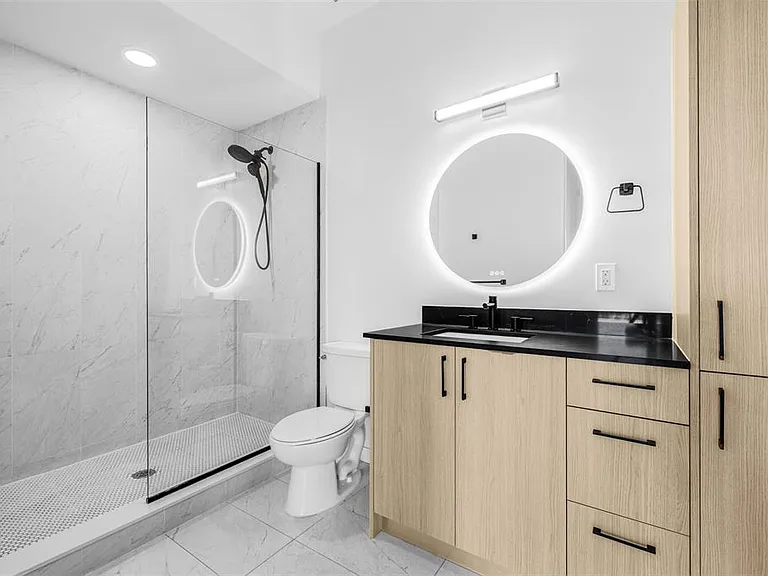 221 Main St N #Penthouse 1612 — Photo 18