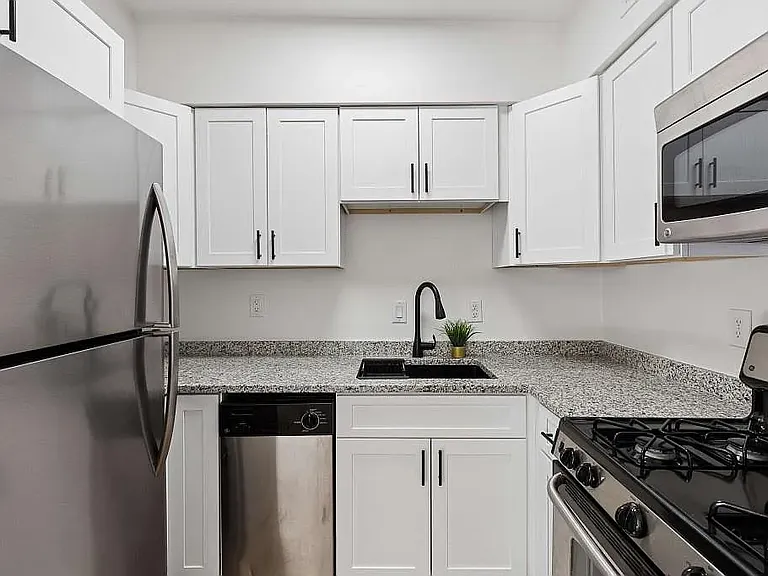 6980 Roswell Rd #C13 — Photo 13
