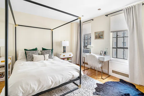 Sold by Compass | media 20