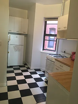 Rented by Warren T Real Estate Corp. | media 15