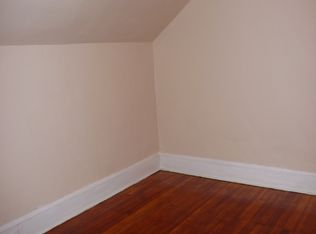 24 Oswego St, Staten Island, NY 10301