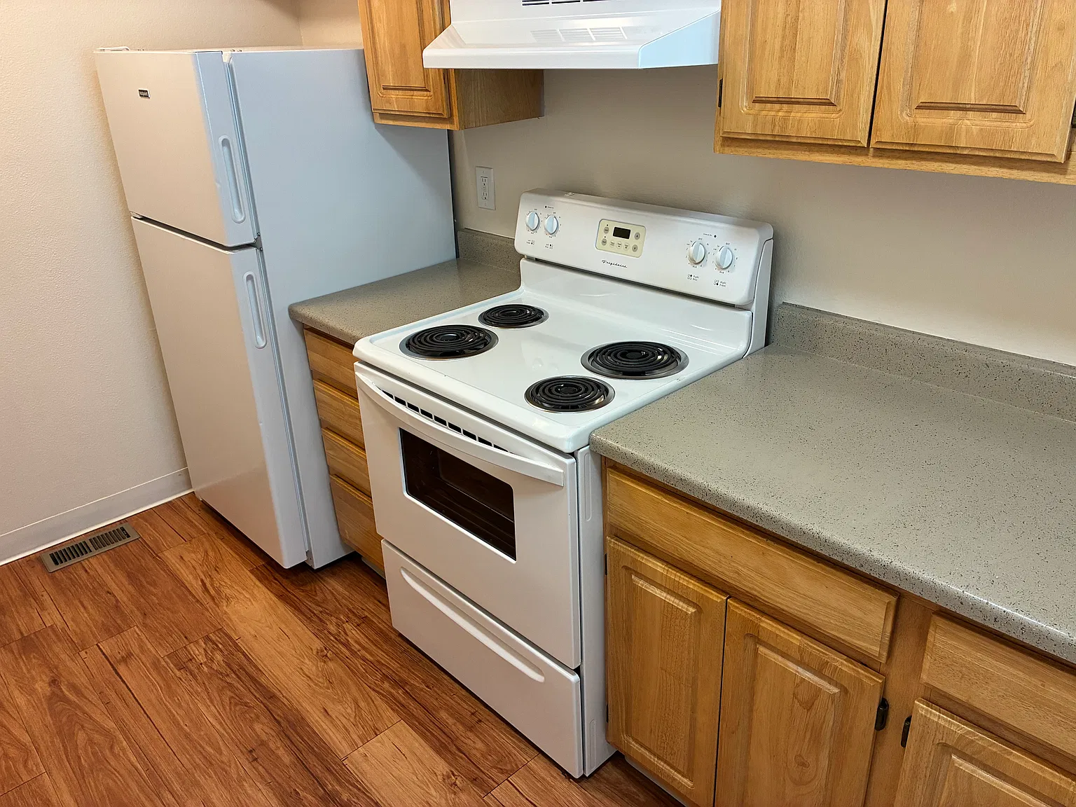 2 bed, 784 sqft, $1,500 — Photo 2