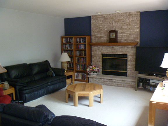 Family Room W/ Gas or Wood Fireplace