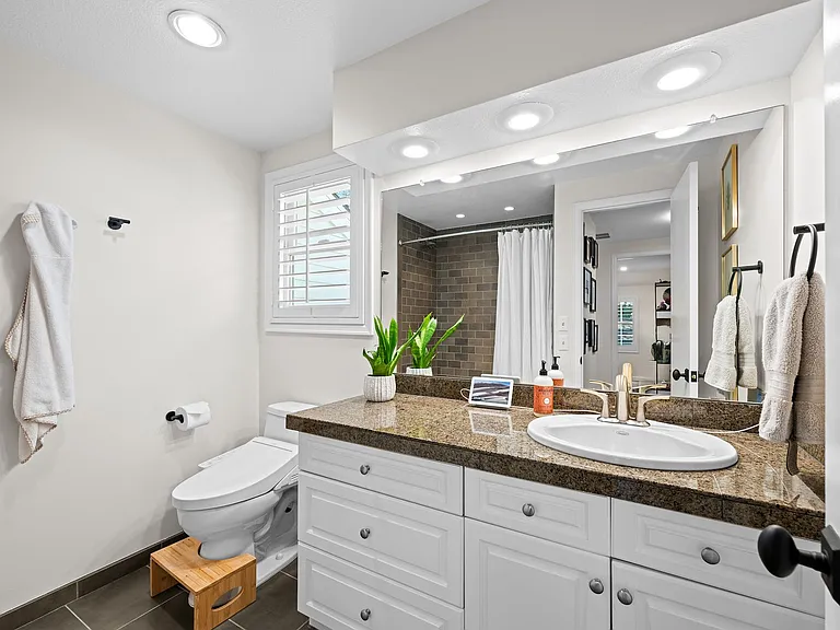 7030 Magnolia Cir — Photo 40