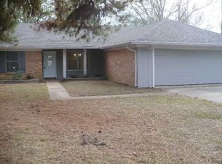 307 Pebble Brook Dr, Clinton, MS 39056