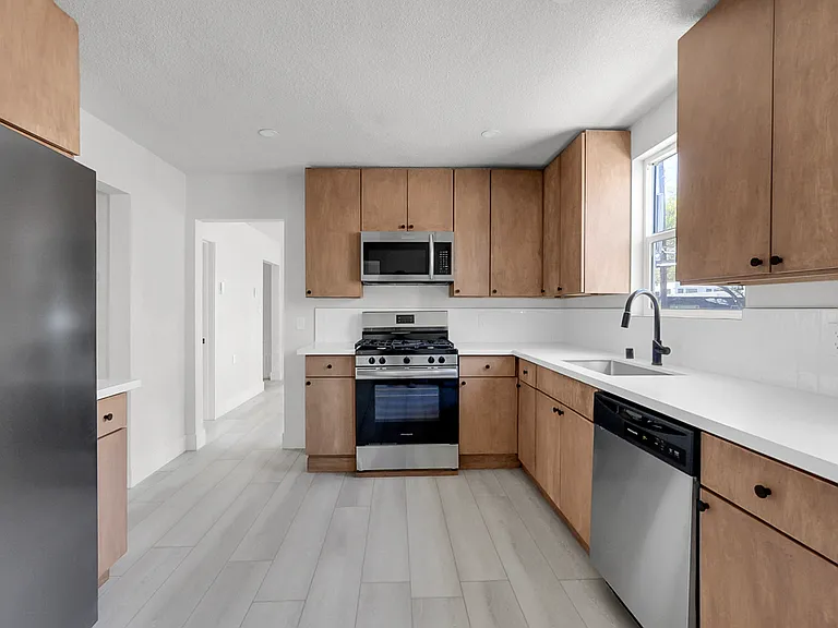 2212 10th St #1 — Photo 15