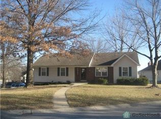 8901 E 81st St, Raytown, MO 64138