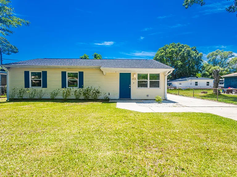 4519 Martha Ave — Photo 3