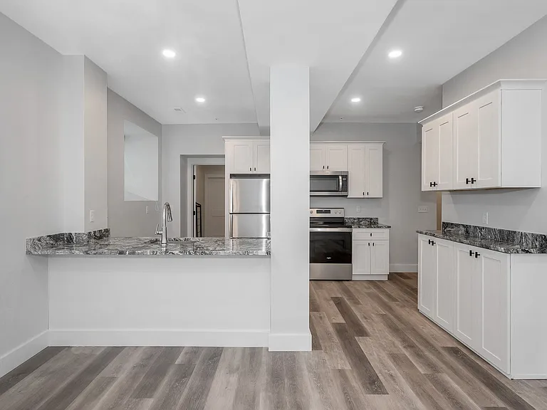 72-74 Boisvert St #4 — Photo 2