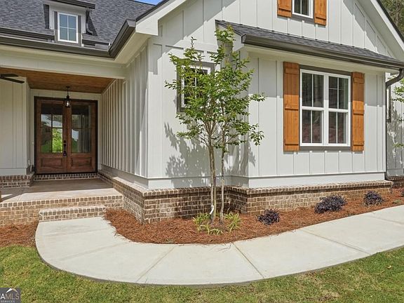 2nd image of 170 Fieldstone Cir