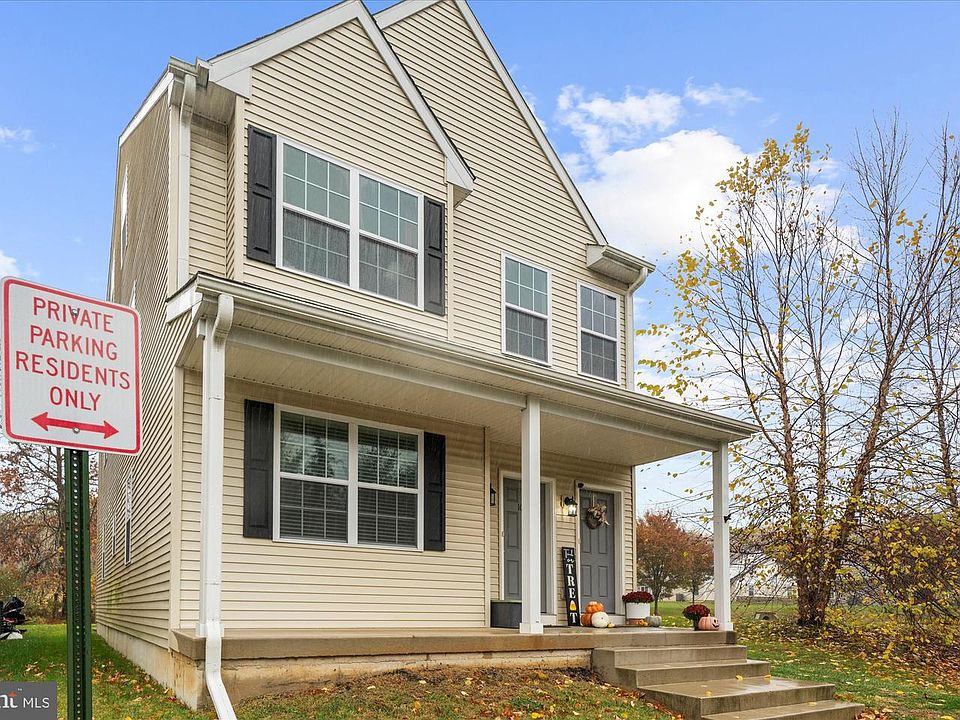 1st image of 107 Dogwood St