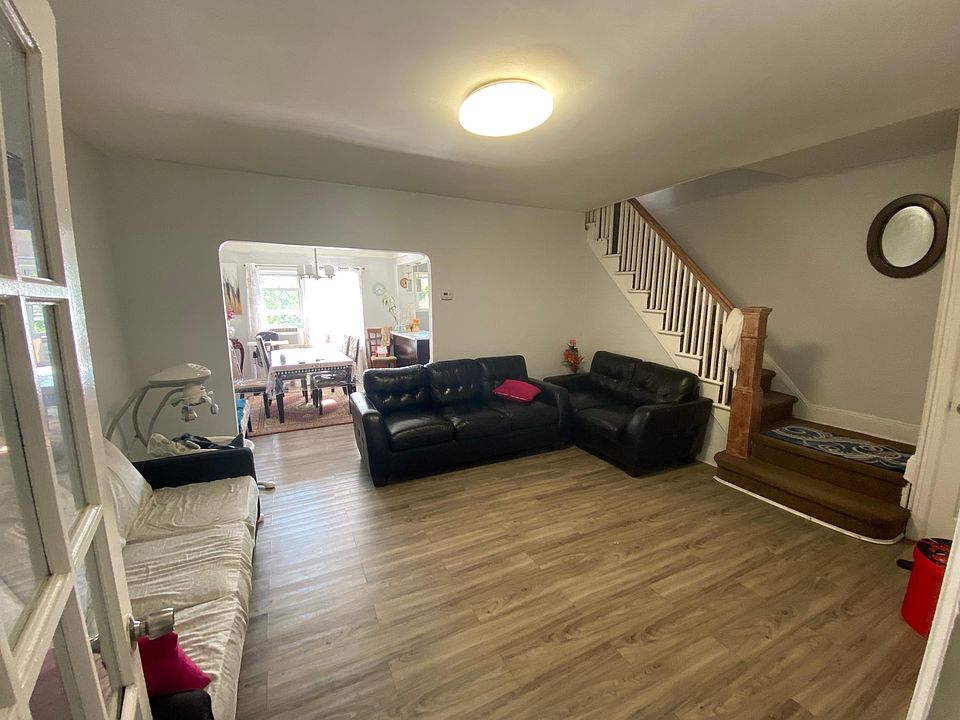 2nd image of 3018 87th St