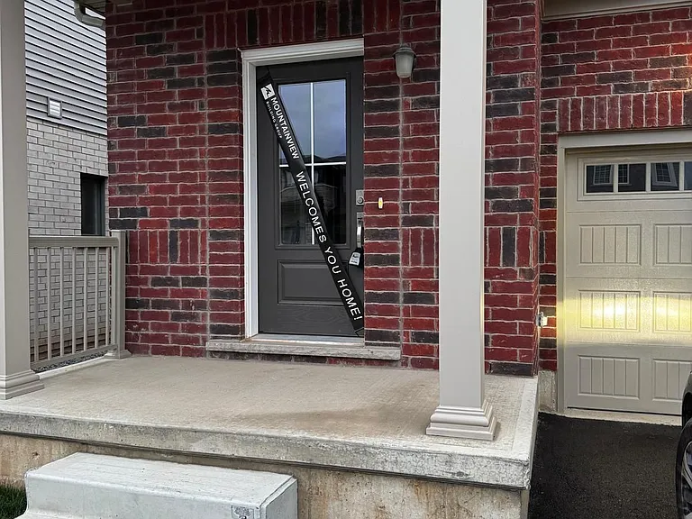 44 Samuel Ave — Photo 1