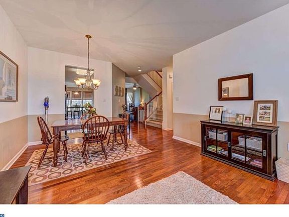 5th image of 123 N Savanna Dr