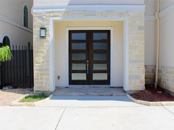 2425 Nantucket Dr #C, Houston, TX 77057