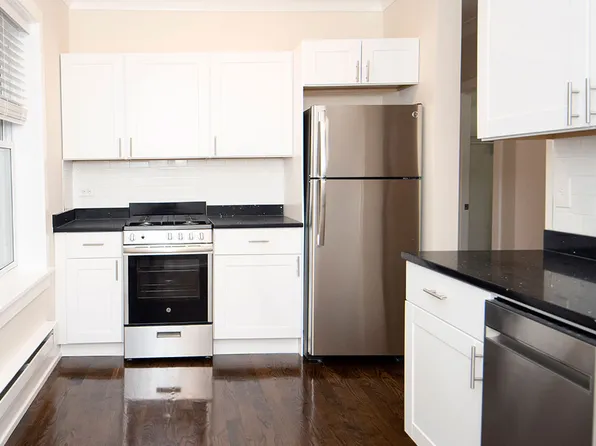 648 1/2 W Roscoe St #2, Chicago, IL 60634