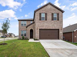 8736 Heliotrope Ln, Fort Worth, TX 76131