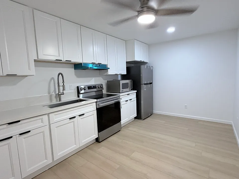 1404 Kaumoli St #1