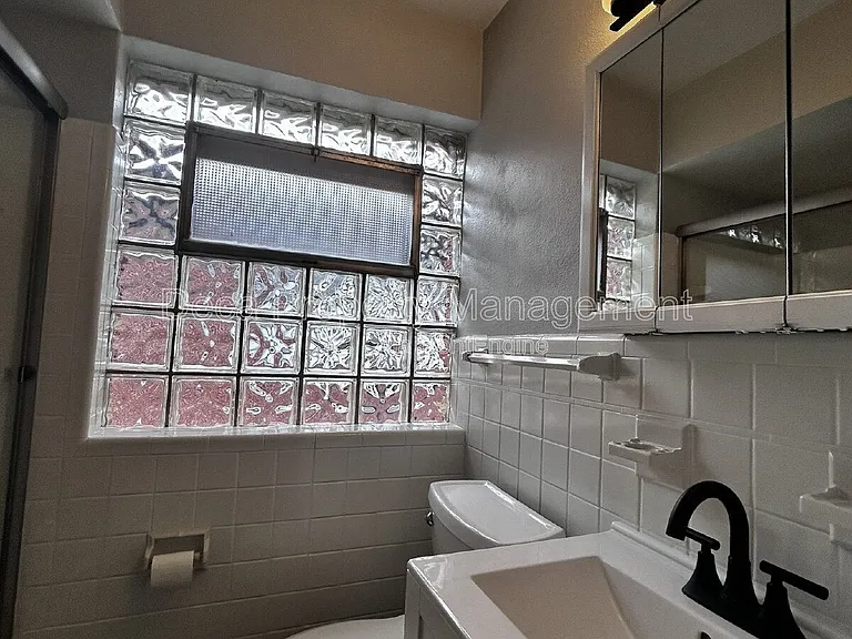 3940 Wilmington Ave #2F — Photo 13