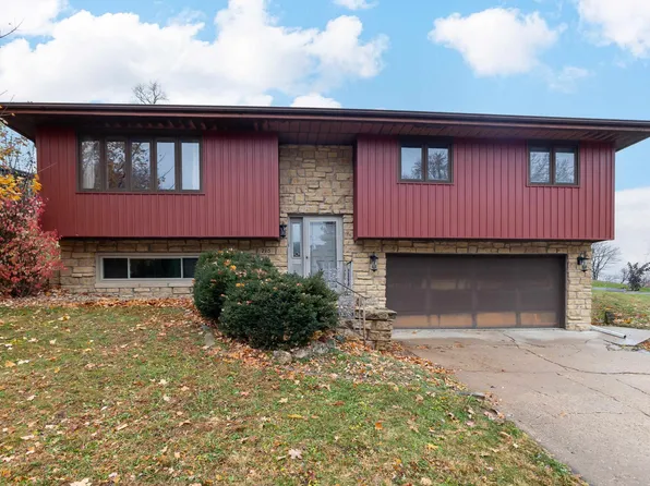 715 Boyer St, Dubuque, IA 52001