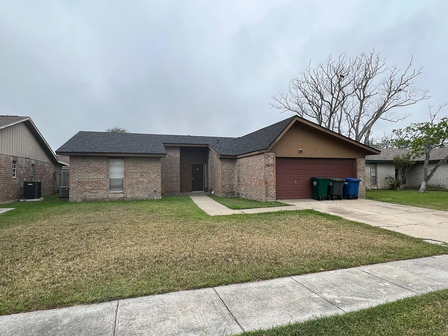 4 bed, 1434 sqft, $2,000 — Photo 1