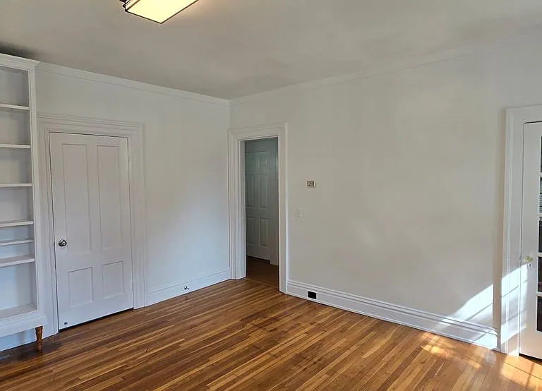221 Broadway #3 — Photo 5