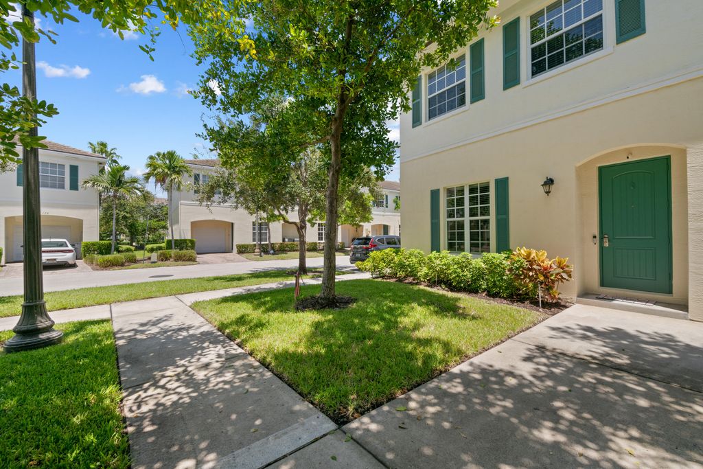 701 SW 1ST Terrace, photo 2