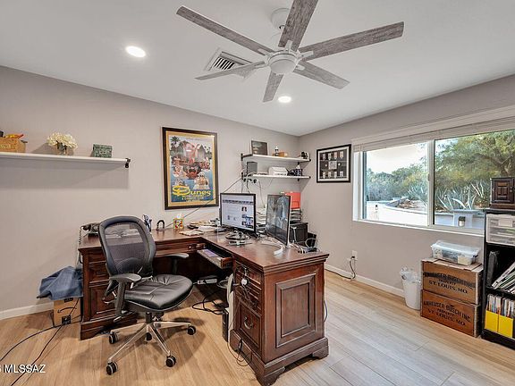 4th image of 6510 N Longfellow Dr