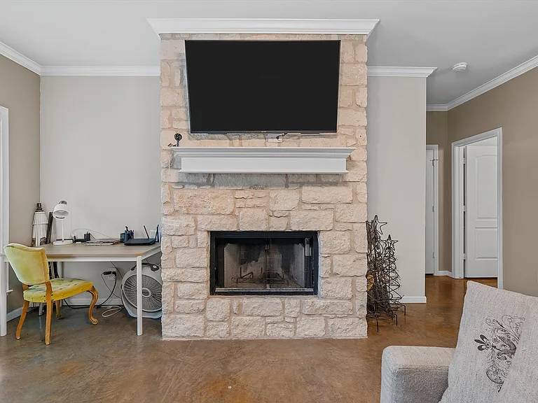 2823 Savannah Ct — Photo 8