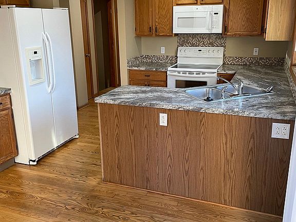 3rd image of 4533 Brookmeadow Ct SE