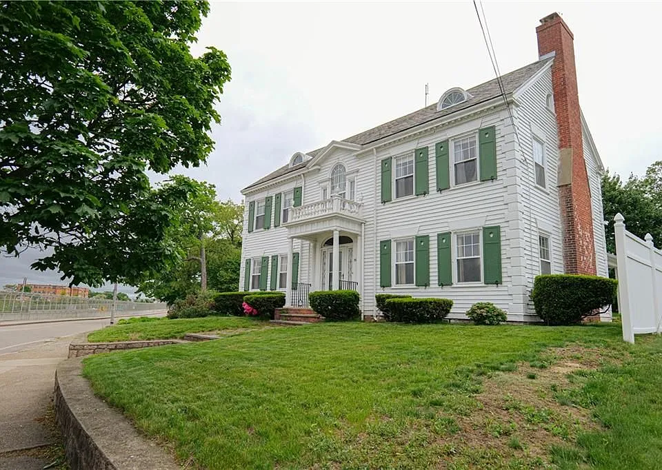 36 Underwood St
