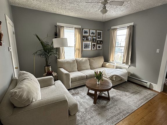 3rd image of 15 Carlton St #2-1