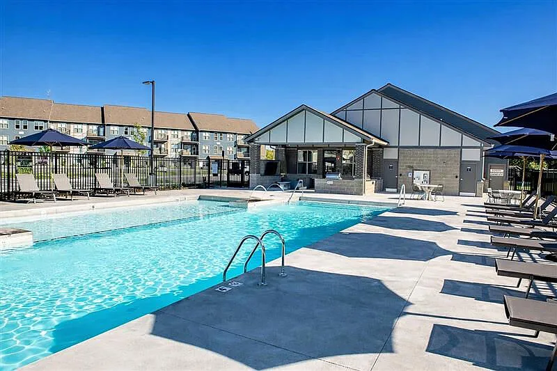 Founders Pointe Apartments — Photo 2