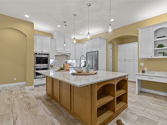 3rd image of 49 Dunbarton Dr
