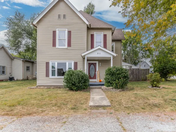 211 S White St, Shirley, IN 47384