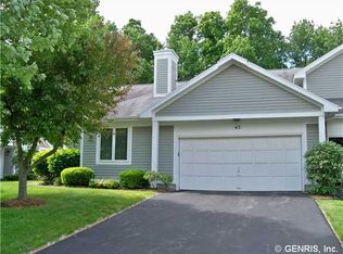 43 Running Brook Ln, Rochester, NY 14626
