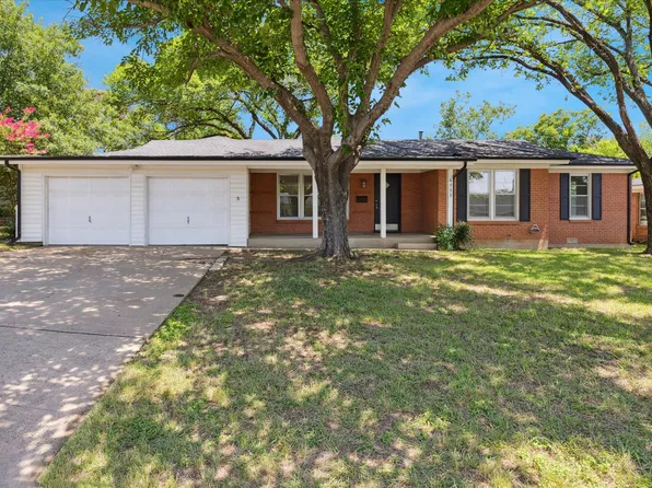 6753 Mike Dr, North Richland Hills, TX 76180