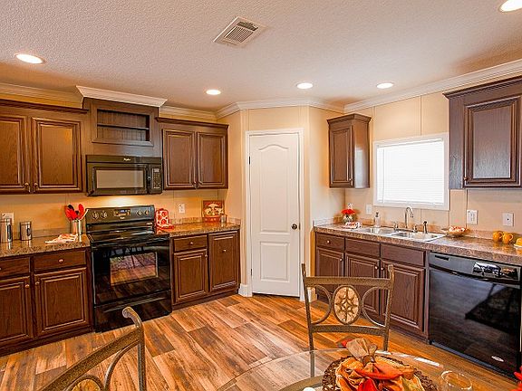 5th image of 573 Leopard Ln #573