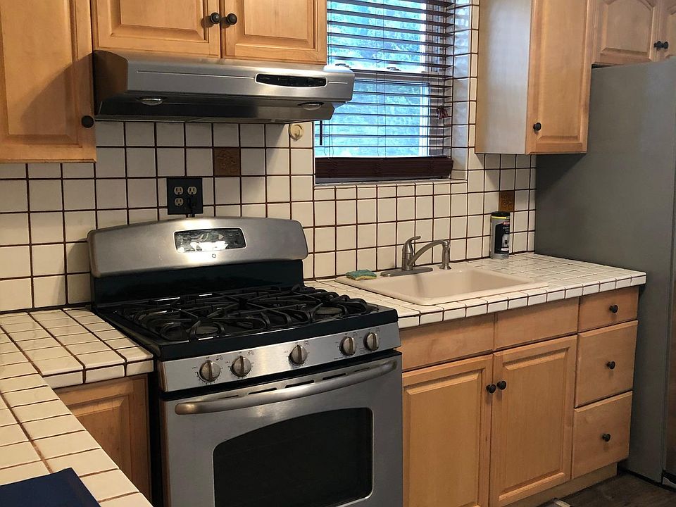 Eat In Kitchen