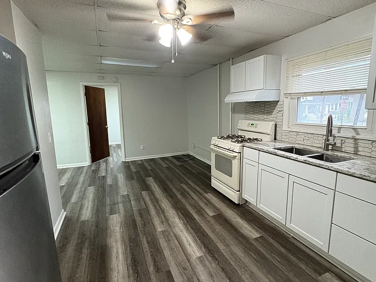 107 Sanford St #107 — Photo 2