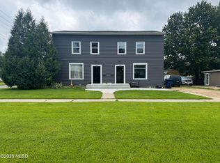 1030-1032 1st Ave NE, Watertown, SD 57201