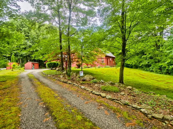 12 Pine Mountain Circle, Barkhamsted, CT 06063