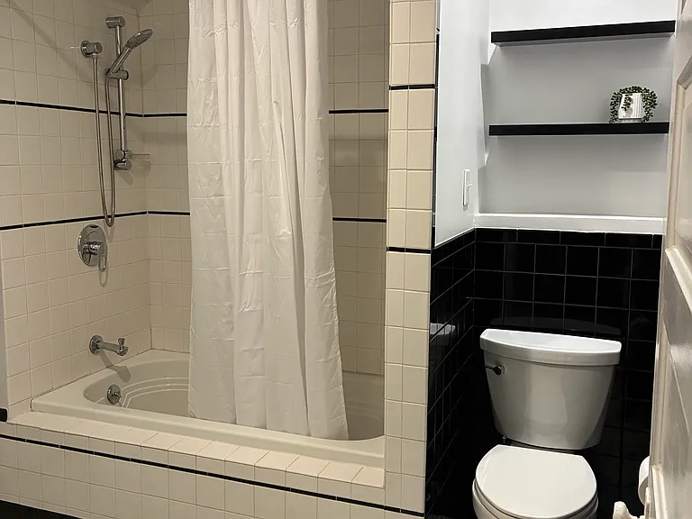 2809 Linwood Ave — Photo 29