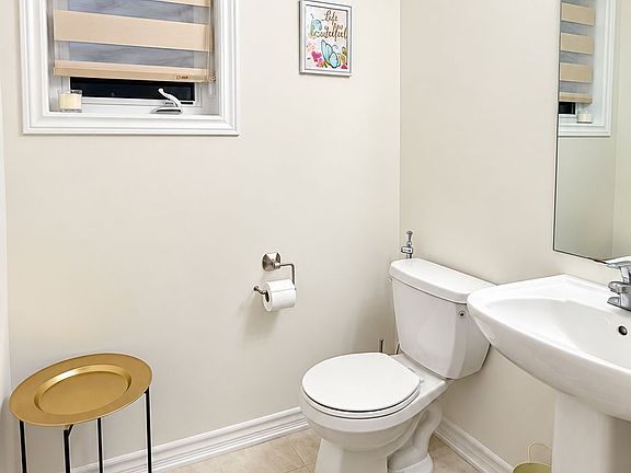 3rd image of 33 Connolly Rd