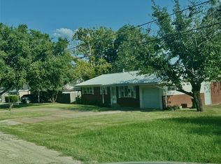 715 W 1st St, Hico, TX 76457