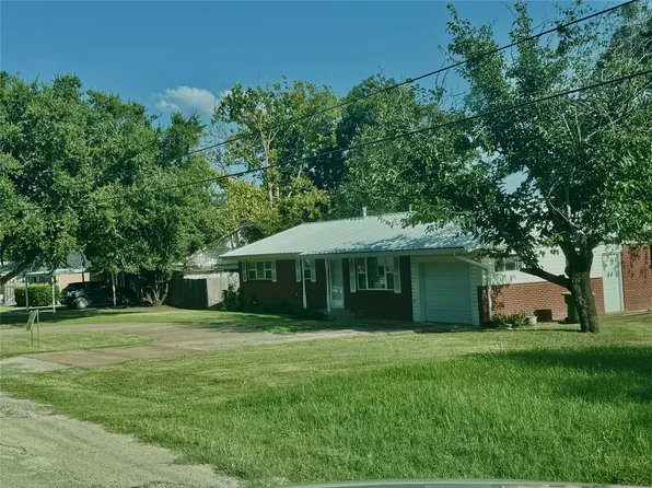 715 W 1st St, Hico, TX 76457