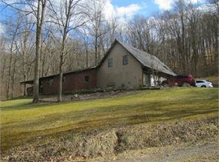 7103 Crane Rd SW, Sherrodsville, OH 44675