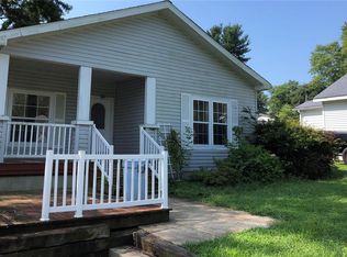 1220 W Saint Clair St, Vandalia, IL 62471
