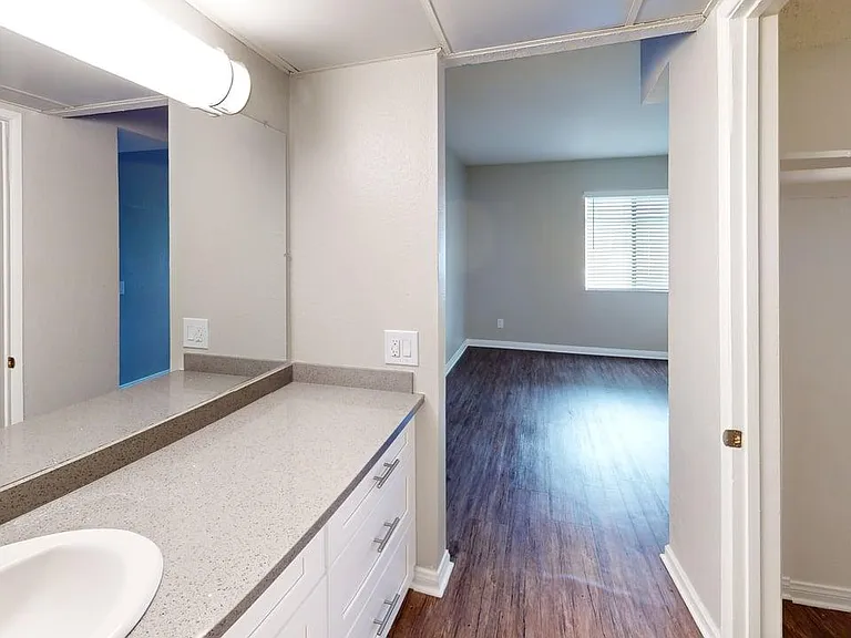The Lodge at Porter Ranch Apartments — Photo 12