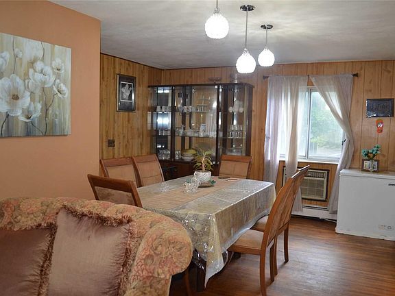 5th image of 136 Farner Ave